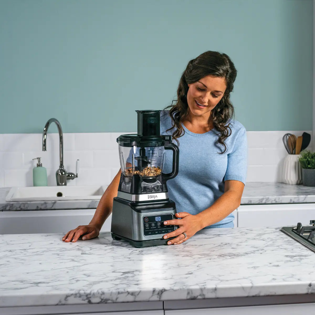 Ninja 3-in-1 food processor BN801 with blender, processor bowl and cup | محضرة طعام نينجا 3 في 1 مع خلاط ووعاء وكوب شخصي