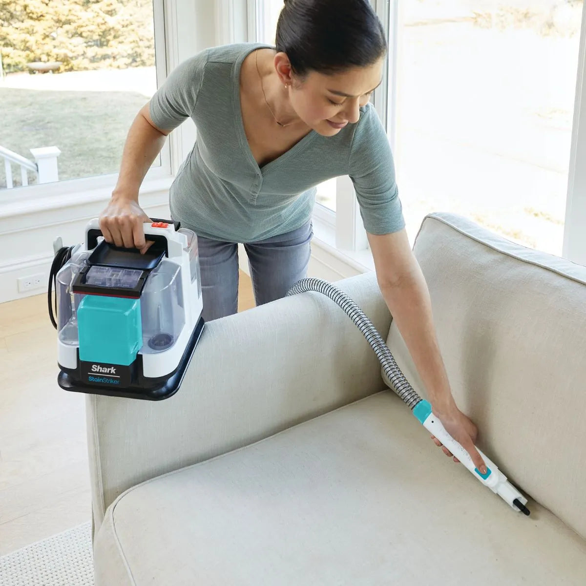 Shark StainStriker Spot Cleaner PX200MET | Portable Carpet | Upholstery Cleaner with Dual Formula, جهاز إزالة البقع شارك StainStriker PX200MET | منظف محمول للسجاد والمفروشات بتركيبة مزدوجة