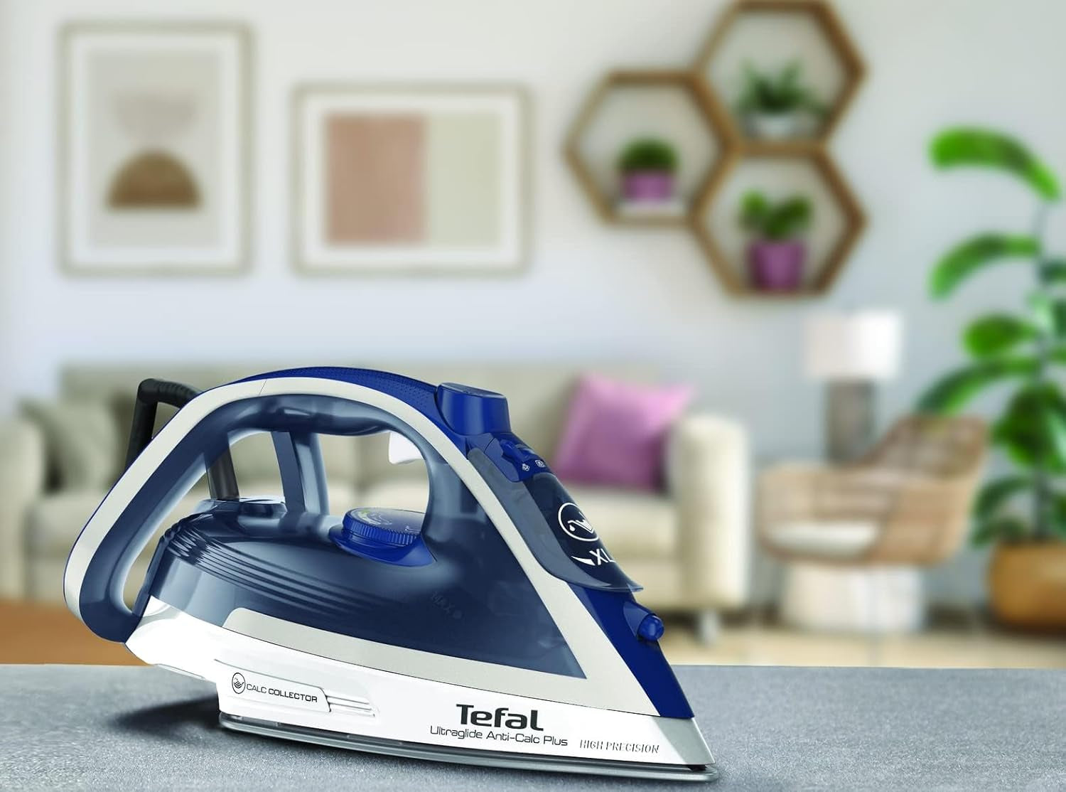 Tefal Ultraglide Anti-Calc Plus Steam Iron 2800W